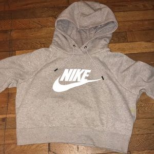 women’s cropped nike hoodie